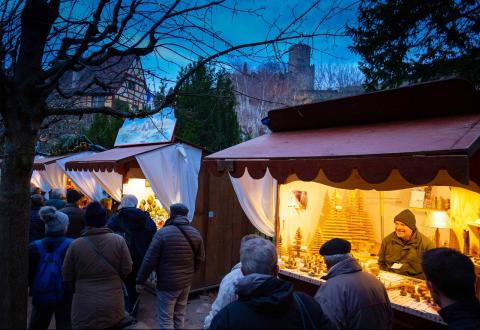 marché de noël ; artisanat ; tradition ; château ; alsace ; kaysersberg marché de noël ; artisanat ; tradition ; château ; alsace ; kaysersberg